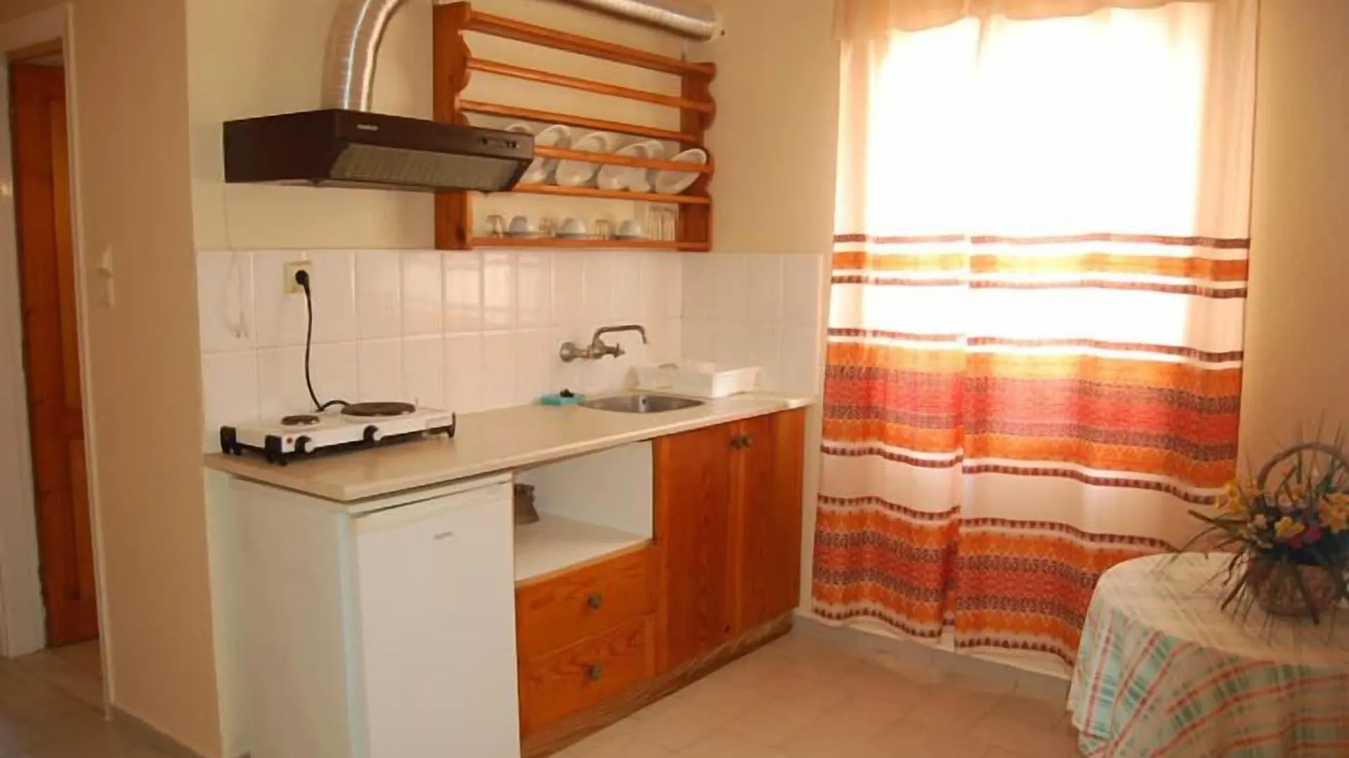 Haris Apartments Kokkini Hani