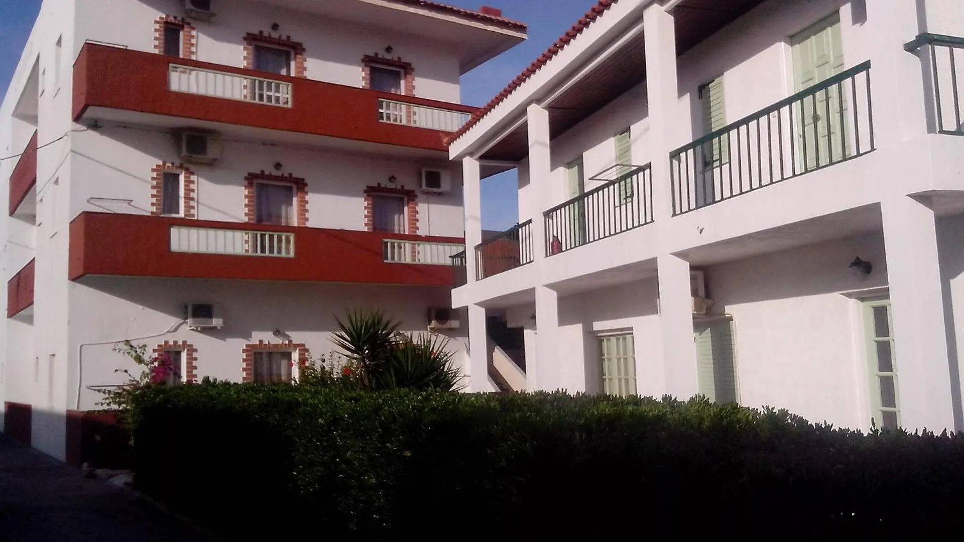 Haris Apartments Kokkini Hani Greece