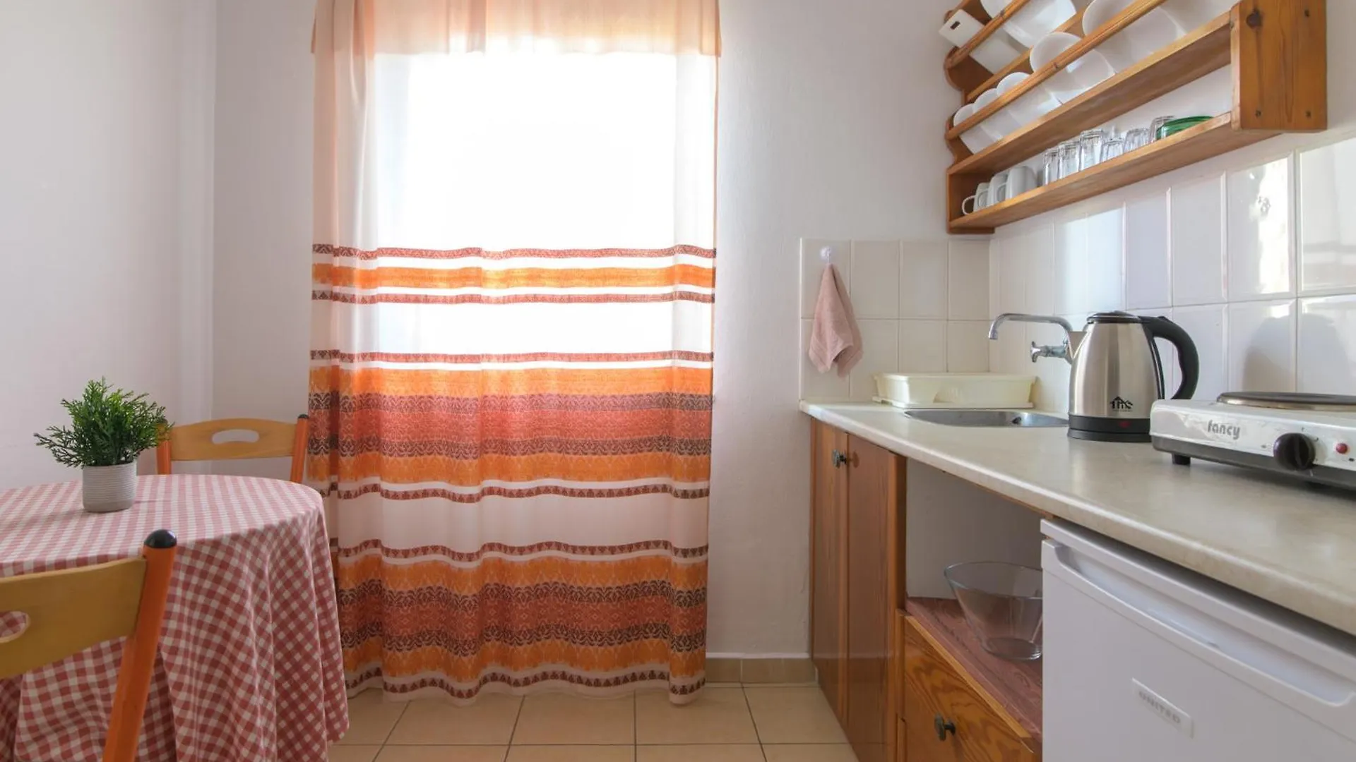 Aparthotel Haris Apartments Kokkini Hani