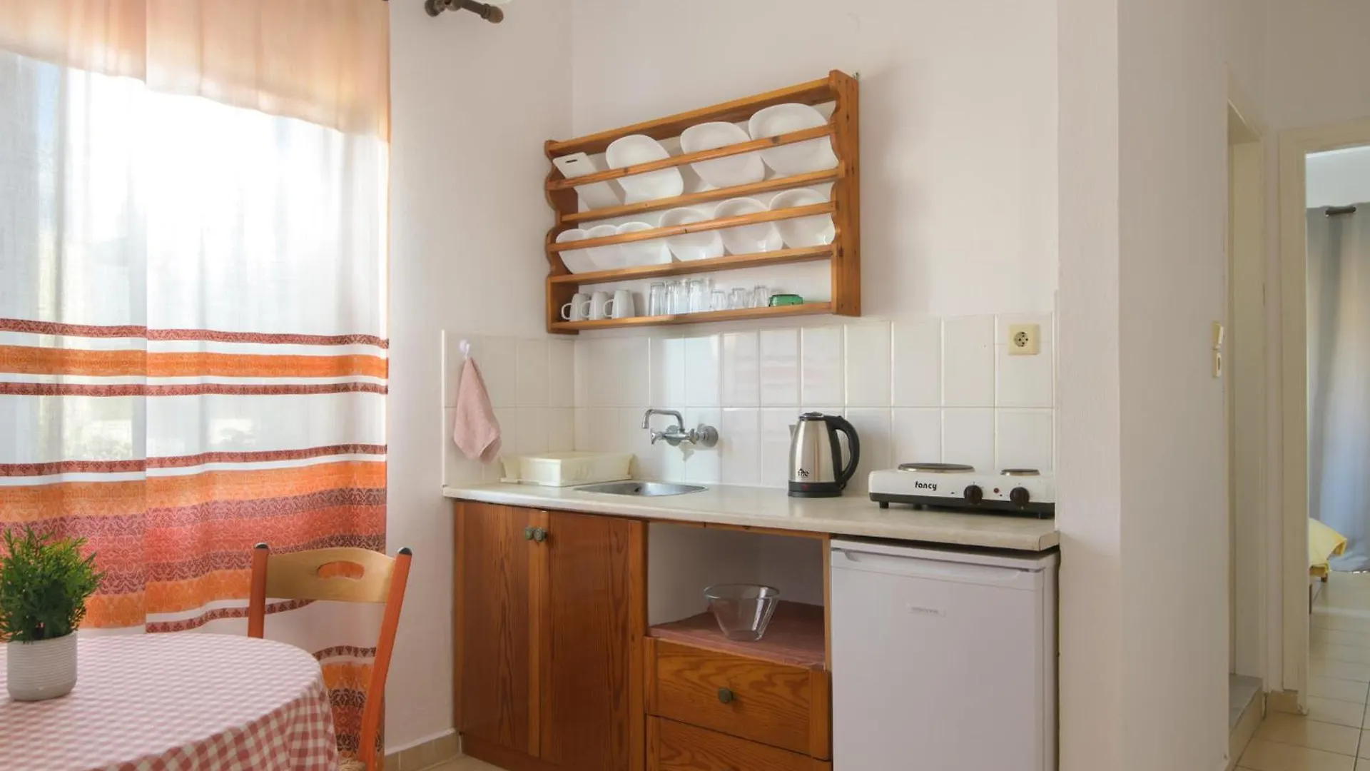 Haris Apartments Kokkini Hani Greece