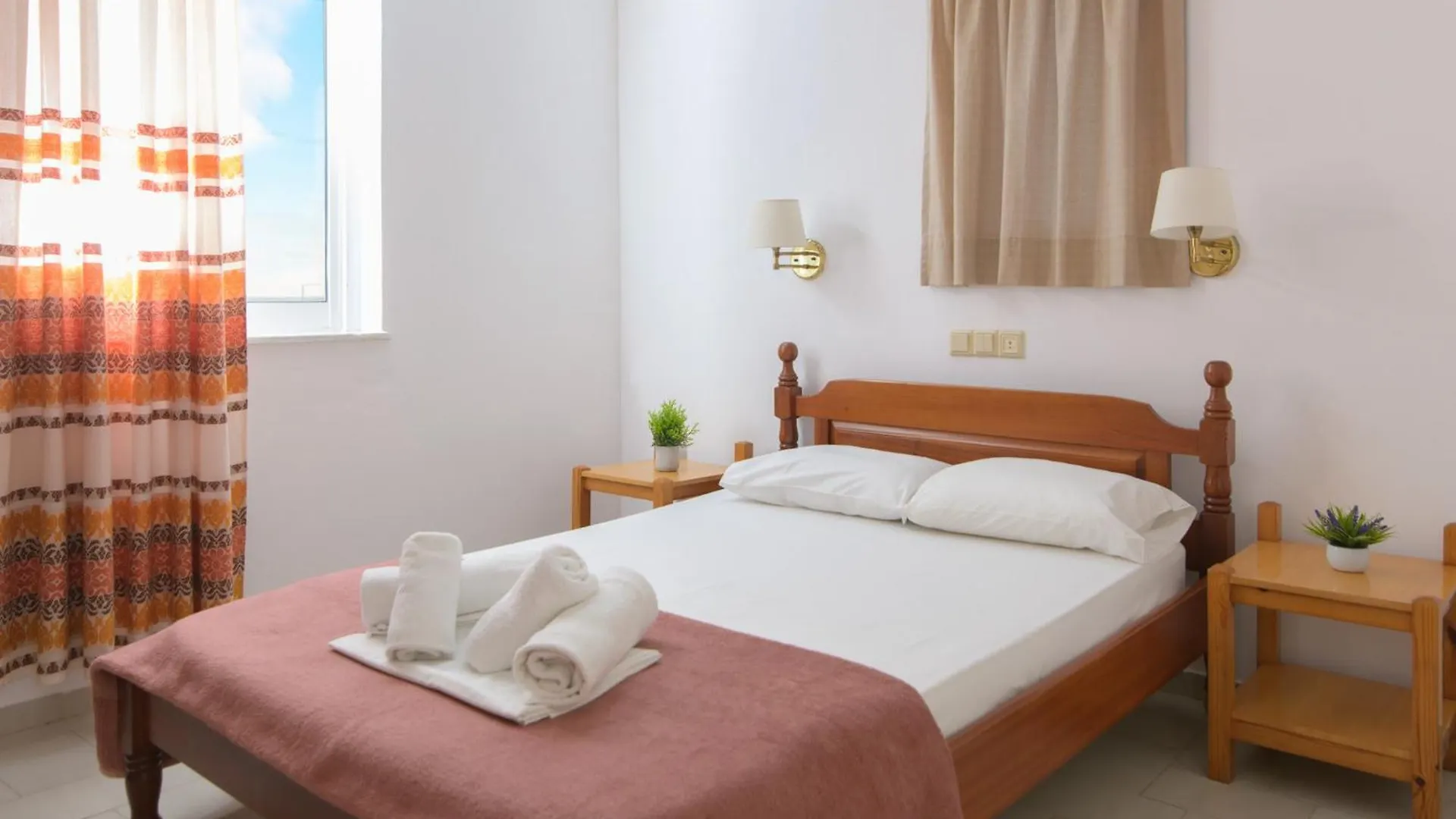 Haris Apartments Kokkini Hani Aparthotel