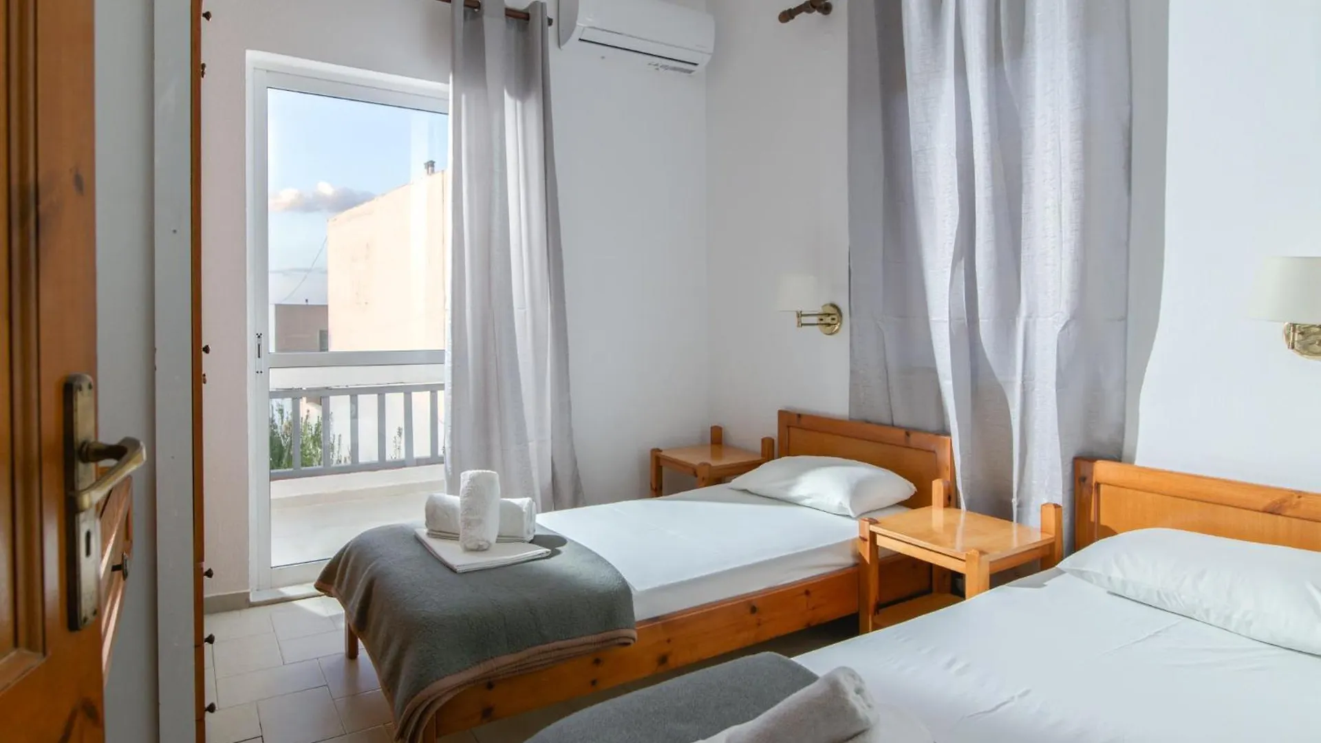 Haris Apartments Kokkini Hani Aparthotel