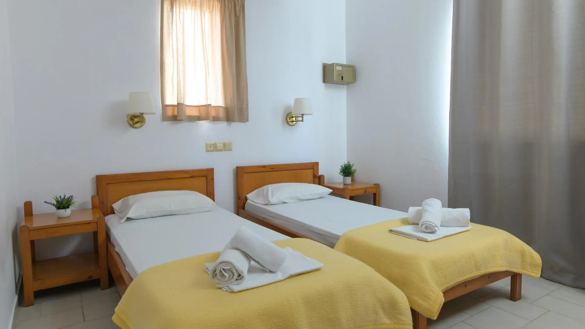 Haris Apartments Kokkini Hani Aparthotel